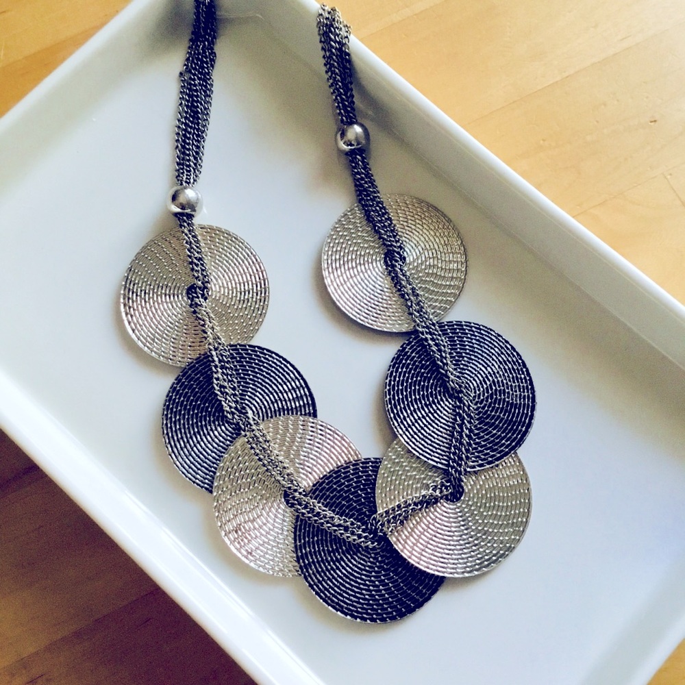 Lightweight Silver Discs and Chain Necklace